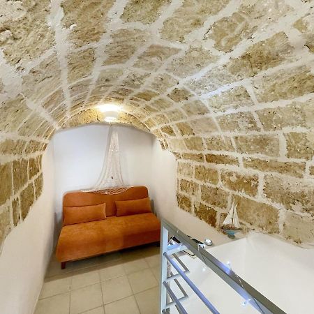 Mediterraneo House- Casa Nel Centro Storico Matino Luaran gambar