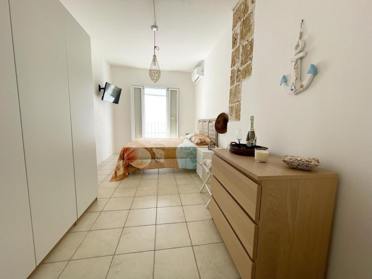Mediterraneo House- Casa Nel Centro Storico Matino Luaran gambar