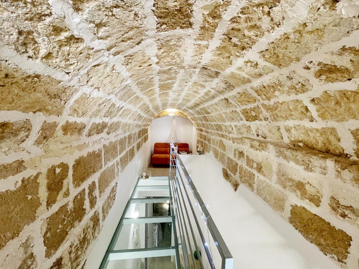 Mediterraneo House- Casa Nel Centro Storico Matino Luaran gambar