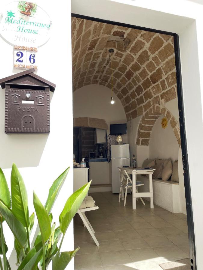 Mediterraneo House- Casa Nel Centro Storico Matino Luaran gambar
