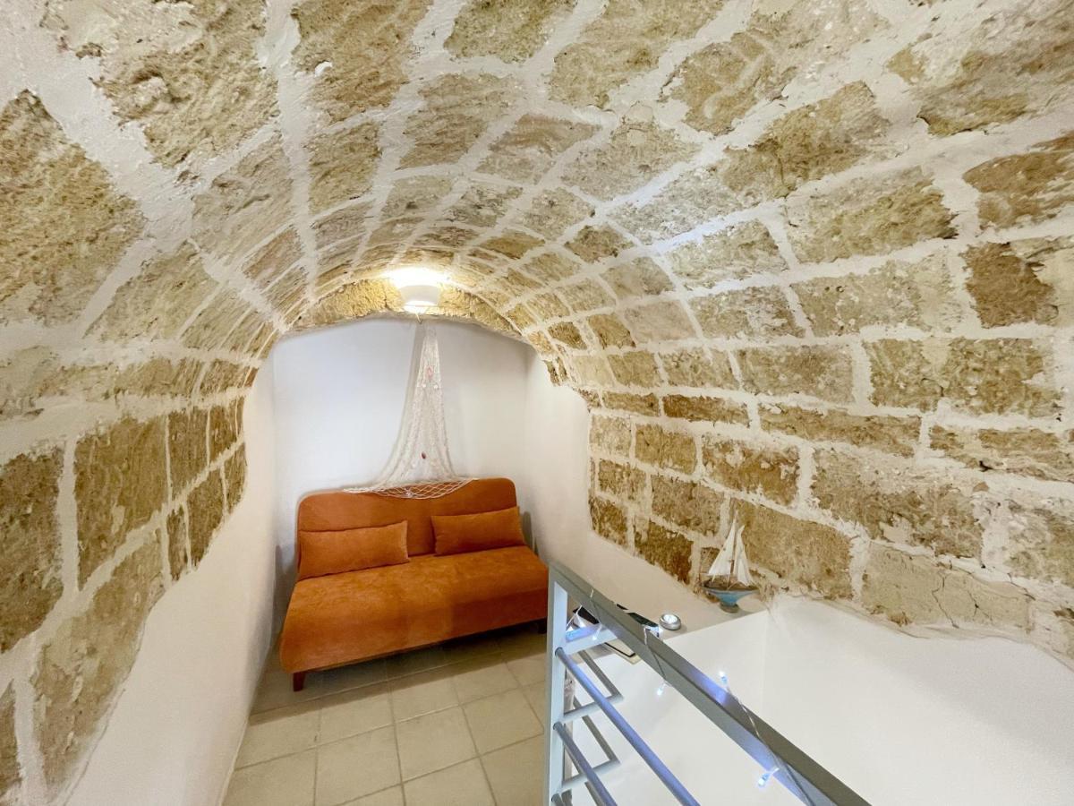 Mediterraneo House- Casa Nel Centro Storico Matino Luaran gambar