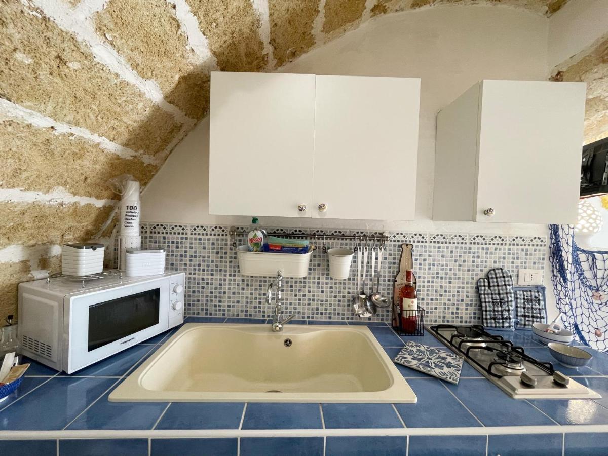 Mediterraneo House- Casa Nel Centro Storico Matino Luaran gambar