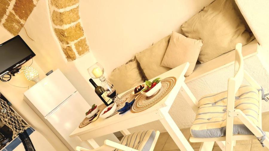 Mediterraneo House- Casa Nel Centro Storico Matino Luaran gambar